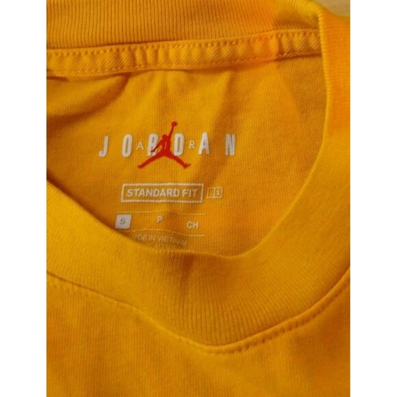 Nike Air Jordan Sport DNA T-Shirt Men’s Small Yellow 23 Signature Graphic Retro - Picture 5 of 7